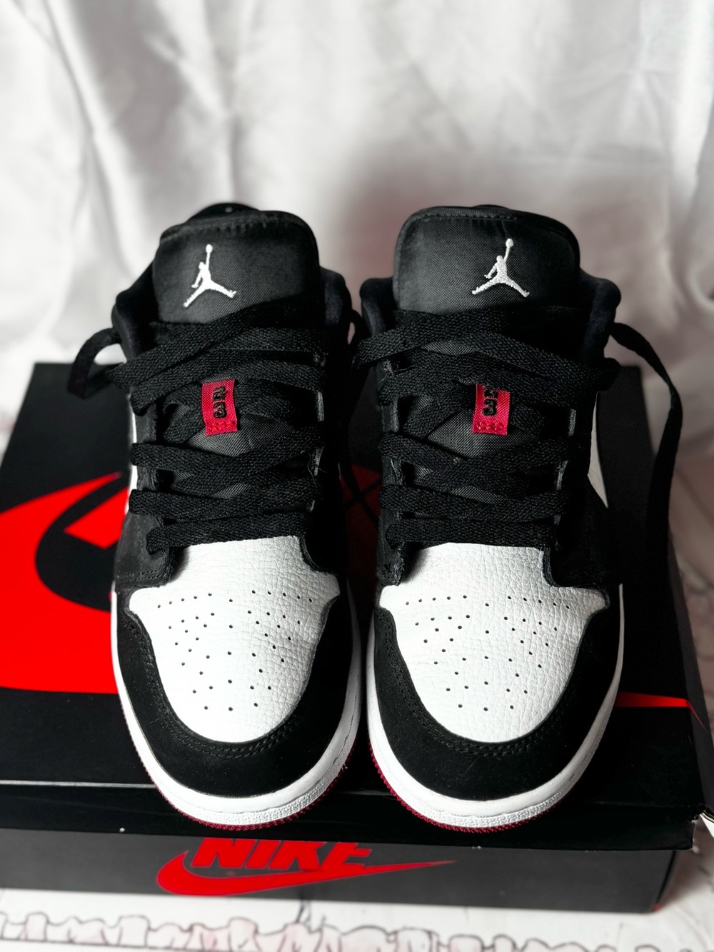 Air Jordan 1 Low GS Black Toe 2019